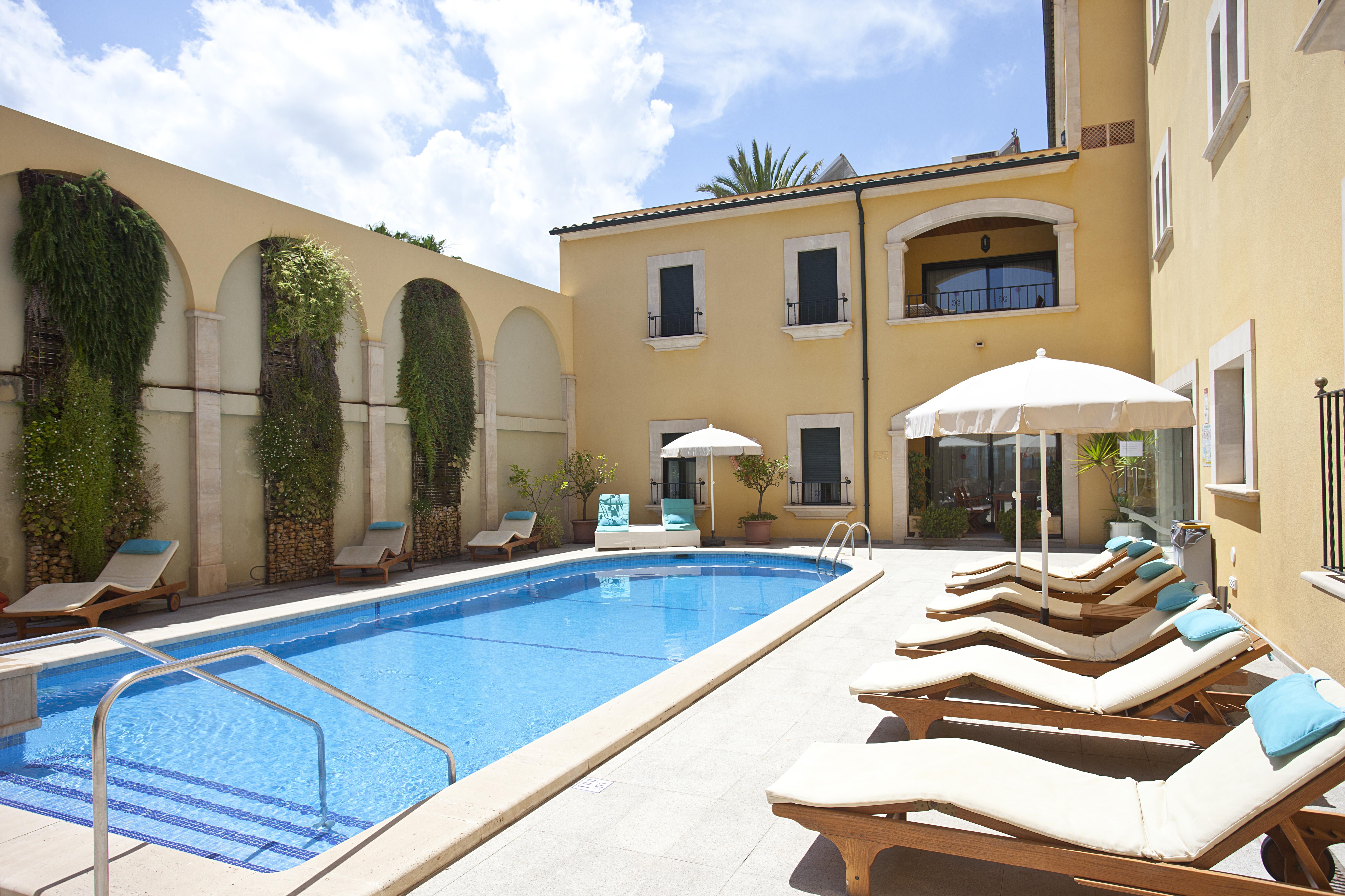 Apartments Galeon Suites Port de Pollenca Εξωτερικό φωτογραφία